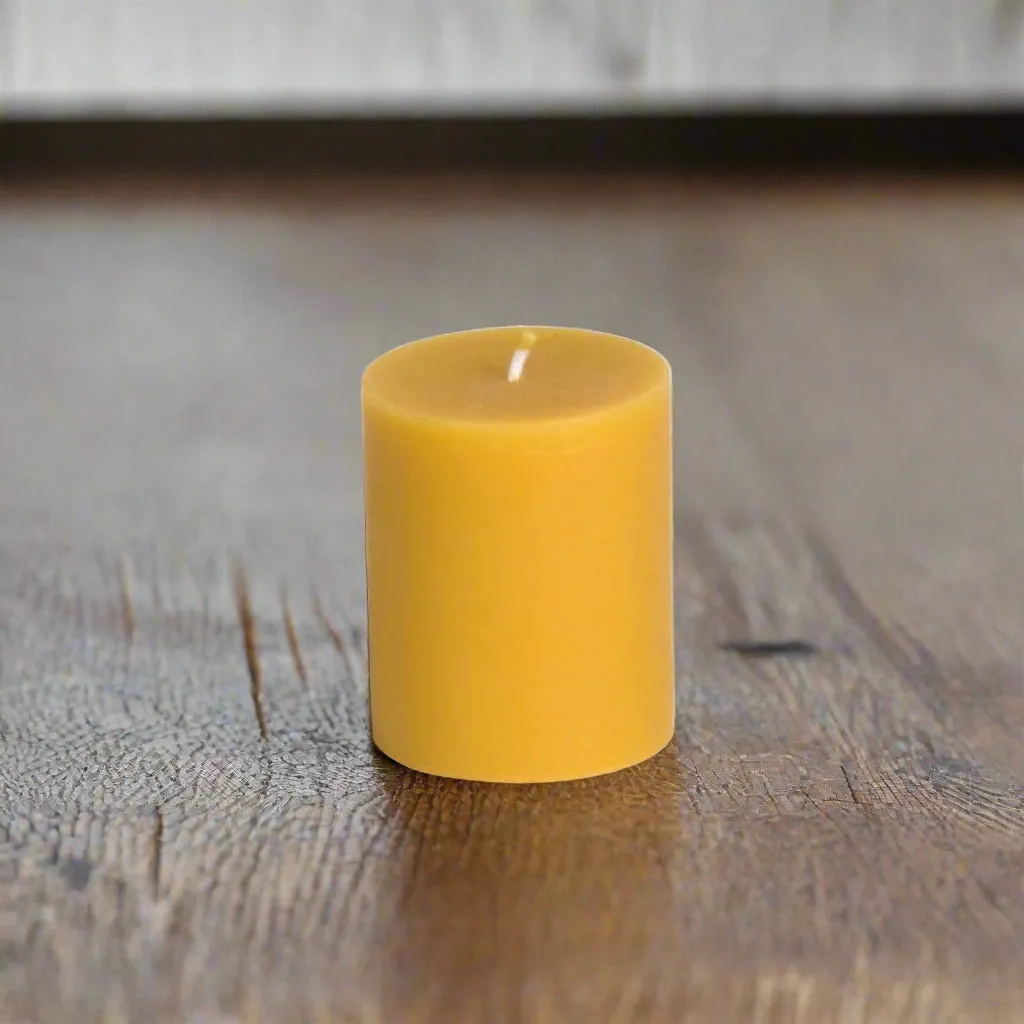 Beeswax round pillar candle