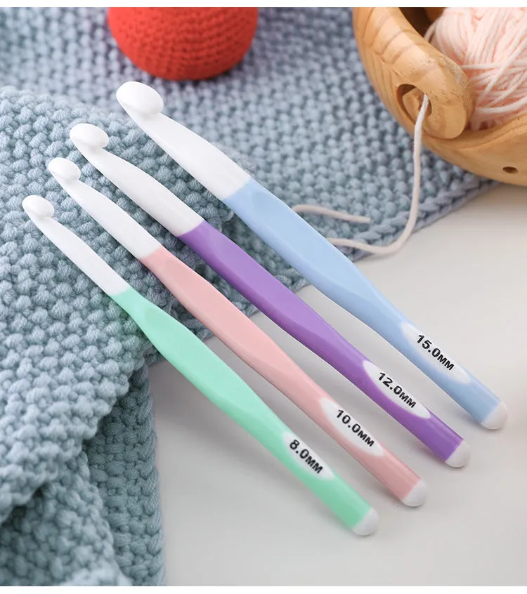 Universal Crafts Large Crochet Hook Set