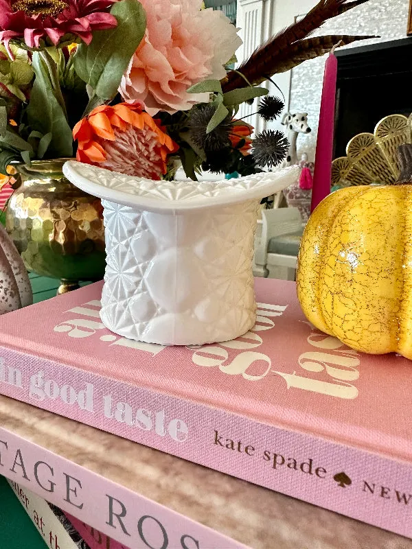 Vintage Fenton Top Hat, Milk Glass Daisy Button Top Pattern